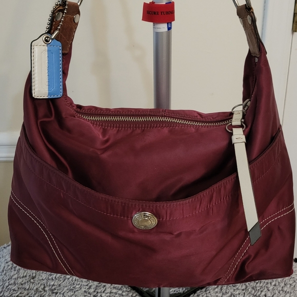 Pre-Owned Coach Hampton Weekend Merlot Shoulder Bag - Picture 11 of 16